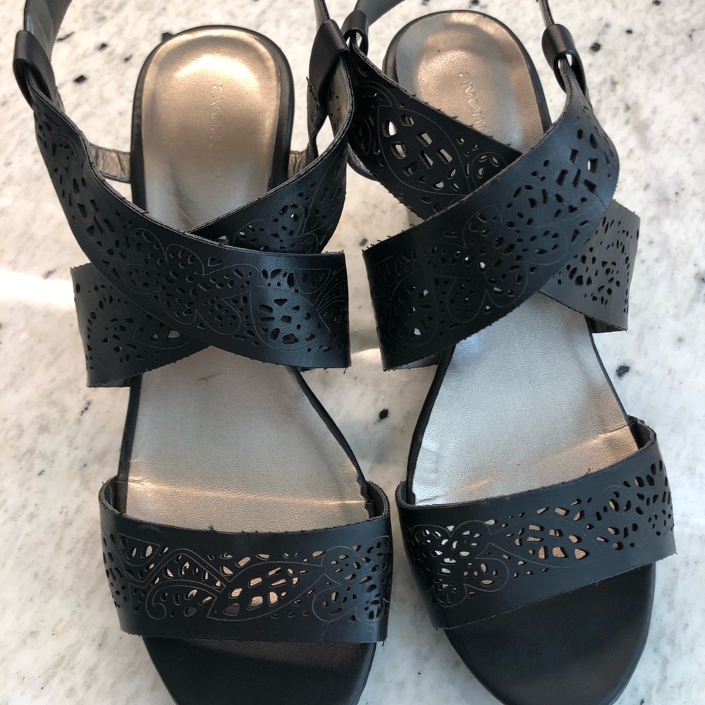 Women’s Avenue Strappy Wedge Sandal 8 Wide